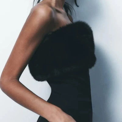 "Elena" Abendkleid mit Fellkragen